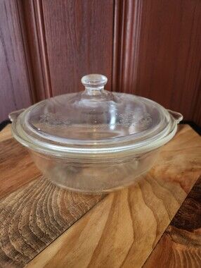 Glasbake Vintage Casserole Glass 206 Poppy Pattern Dish Complete With Lid 8"